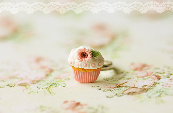Dessert Jewelry - Soft Pink Gerbera Daisy Cupcake Ring